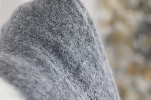 ANGIE Oversize Handstrick Schal aus 90% Alpakawolle Bouclé grau