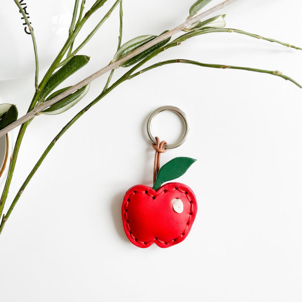 Leder Schlüsselanhänger Apfel rot aus Pflanzenleder